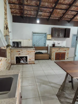 Imagem Outros com 5 dormitórios sendo 1 suíte e 2 vagas de garagem em Araquari/SC