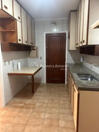 Imagem Este espaçoso apartamento de 100 m² está localizado em uma das regiões mais tradicionais de Camp...