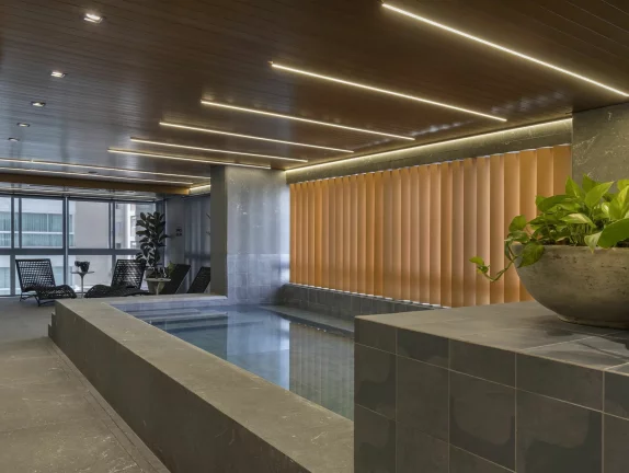 Imagem Cobertura com 4 dormitórios à venda sendo 4 suítes, 379.35 m² por - R$ 10.250.000,00 - Centro - Bal. Camboriú/SC