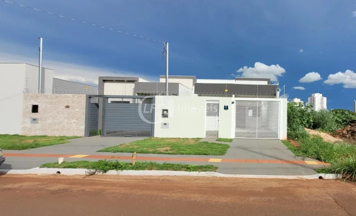 Imagem Imperdível oportunidade: Casa à venda em Campo Grande-MS, bairro São Francisco, 3 quartos, 1 suíte, 1 vaga de garagem!