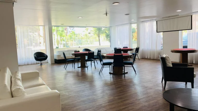 Imagem Apartamento com 1 dormitório à venda, 43 m por R$ 890.000,00 - Riviera