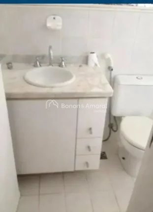 Imagem Casa em condomínio fechado, em ótima localização com fácil acesso às principais rodovias. O im...