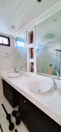 Imagem 150 m² bem distribuídos na Graça: 2 salas com varanda, 3 suítes, dependência completa e 3 vagas num