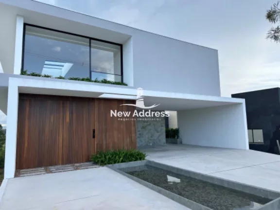 Imagem Belíssima casa triplex de alto padrão no Riviera Park