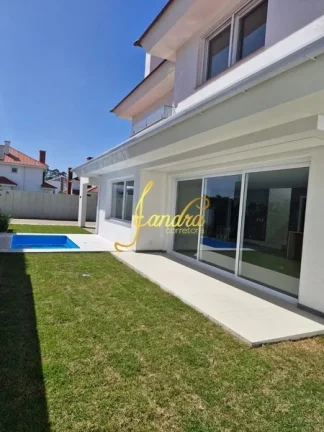 Imagem Sobrado novo, com 04 suítes uma sendo térrea e piscina