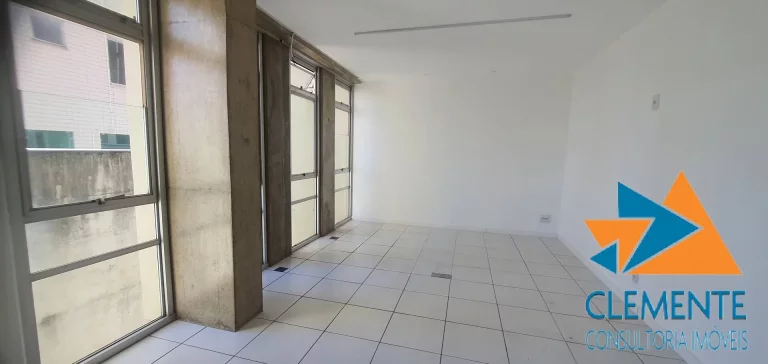 Imagem VENDO ANDAR CORRIDO COMERCIAL 227 M² -03 VGS B, SAVASSI-BH-MG