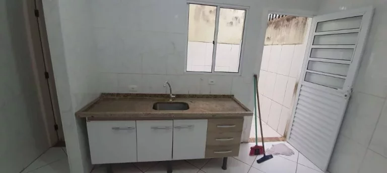 Imagem Sobrado com 2 dormitórios à venda, 71 m² por R$ 246.000,00 - Vila Figueira - Suzano/SP