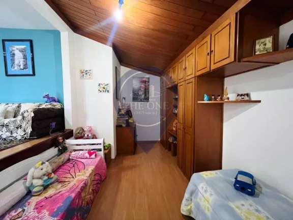 Imagem Imperdível Casa à Venda em São Paulo-SP, Jabaquara: 4 Quartos, 2 Suítes, 2 Salas e 3 Vagas de Garagem!