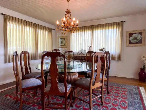 Imagem Casa à venda em Campos do Jordão – Casa com 06 suítes no Alto do Capivari