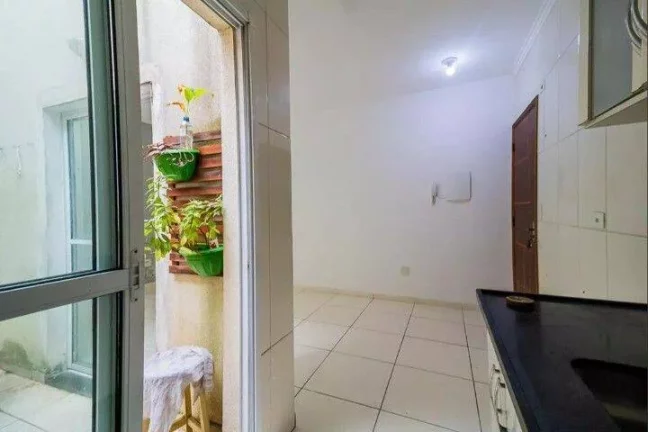Imagem Apartamento com 2 dormitórios para alugar, 40 m² por R$ 1.317,00/mês - Jardim do Estádio - Santo André/SP