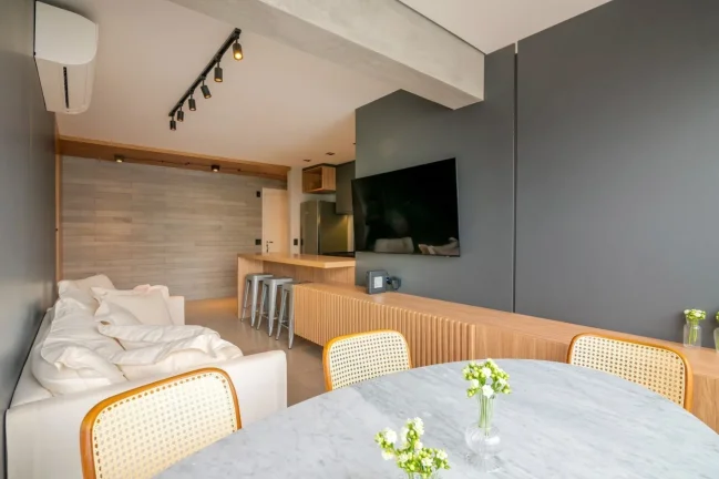 Imagem Apartamento 72M², 2Q, 1 Suíte, 2 Banheiros, 1 Vaga, Varanda, Academia, Piscina Adulto e Infantil, Churrasqueira, Playground, Salão de Festas e Jogos.