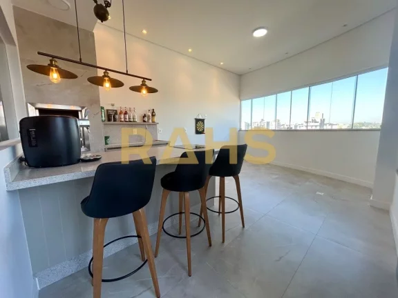 Imagem Cobertura Duplex em ótima localização no Santo Antônio. Imóvel recém reformado. Possui ao tota...