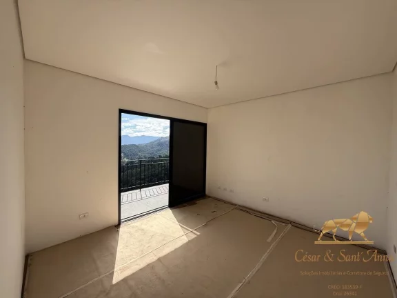 Imagem Linda Casa a Venda com Vista Permanente em Campos do Jordão