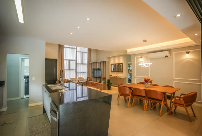 Imagem Casa à venda alto padrão - Área útil 250 m2 com 3 dormitórios sendo 3 suítes - 5 vagas - Condomínio