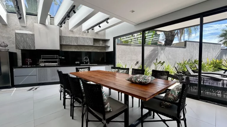 Imagem Imperdível! Casa à venda em Riviera de São Lourenço Módulo 04: 7 quartos, 7 suítes, 2 salas, 6 vagas de garagem, 427,73m² de área.