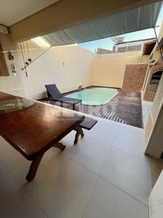 Imagem Casa à venda no bairro Km2 com 4 suítes, uma com closet, hidro, PETROLINA - PE