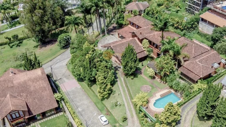 Imagem Casa em Condomínio para Venda em Teresópolis / RJ no bairro Quebra Frascos