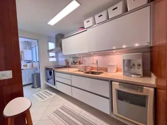 Imagem Imperdível! Apartamento à venda na Riviera de São Lourenço Módulo 07. 3 quartos, 1 suíte, 2 salas, 2 vagas de garagem. Confira!