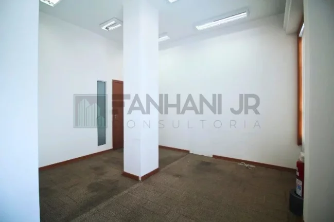 Imagem Casa Comercial de Alto Padrão para Locação no Jardim América, São Paulo-SP: 6 Salas, 6 Banheiros, 20 Vagas - 824m²!
