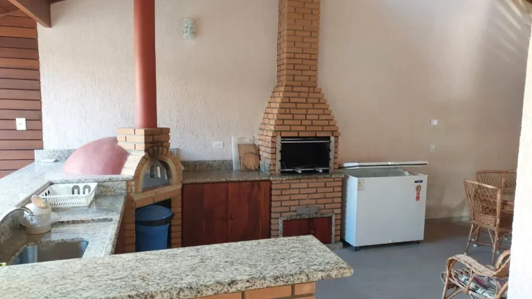 Imagem Casa a venda em condomínio no Horto com 4 suítes