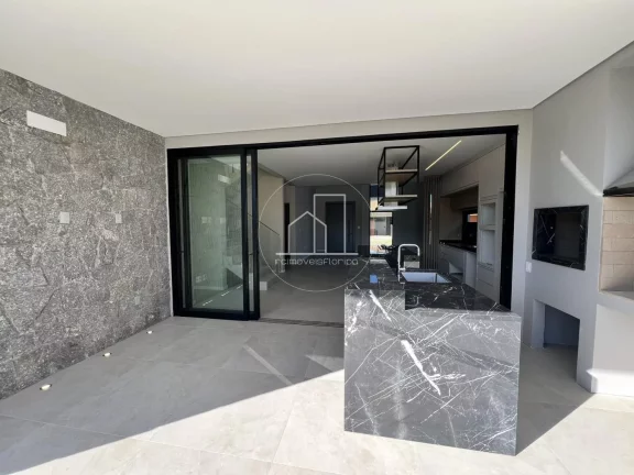 Imagem Casa Alto Padrão para Venda em Florianópolis / SC no bairro São João do Rio Vermelho