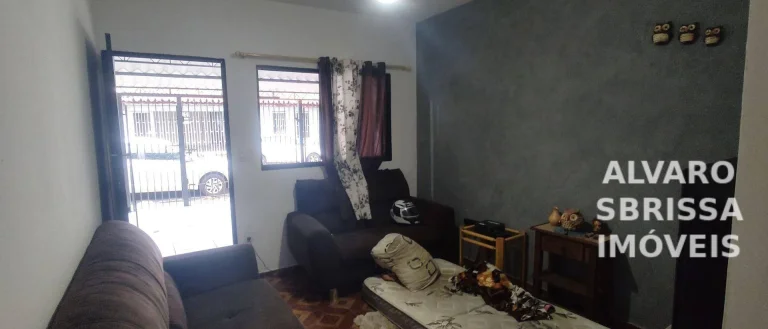 Imagem Casa com duas residências. Uma com suíte e duas vagas cobertas na garagem - outra com dois dormitórios e uma vaga na garagem na Vila Leis Itu/SP