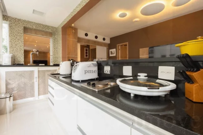 Imagem Higienopolis Apartamento Duplex com 3 suo­tes e 4 vagas, 170m