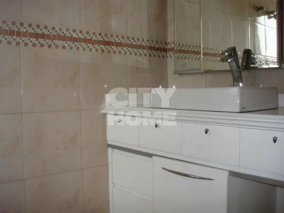 Imagem Apartamento reformado super espaçoso com 240m², 04 dormitórios ( 2 suítes ) e 2 vagas na garagem...