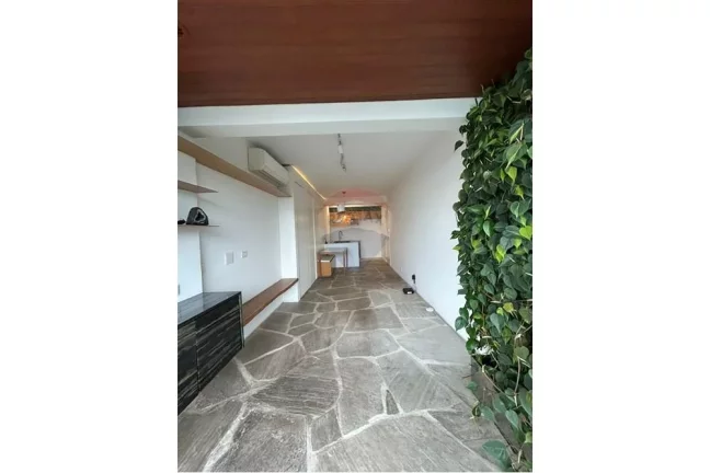 Imagem Apartamento Garden que se destaca pela localização no bairro charmoso da Vila Madalena, com 2 dormitórios, sendo 1 suite, 2 banheiros e 1 vaga .