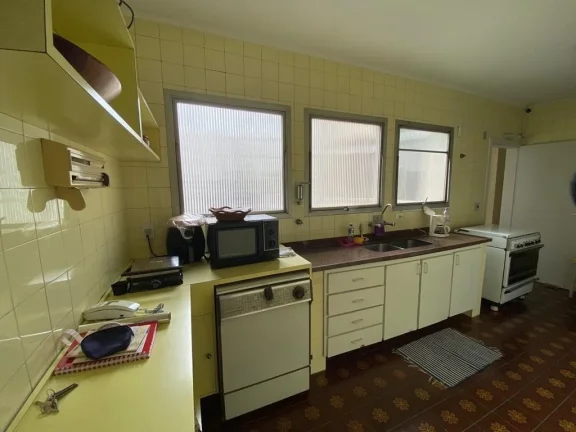 Imagem Apartamento Perdizes - 143M², 3 Dorms, 1 Suíte, Sala para 2 Ambientes, 2 Vagas Independentes, Varanda, Armários, Banheira.