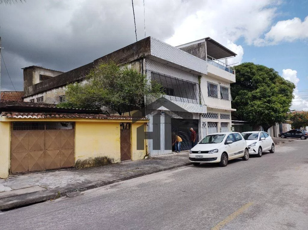 Casa com 3 Quartos à Venda, 265 m² em Engenho Do Meio - Recife