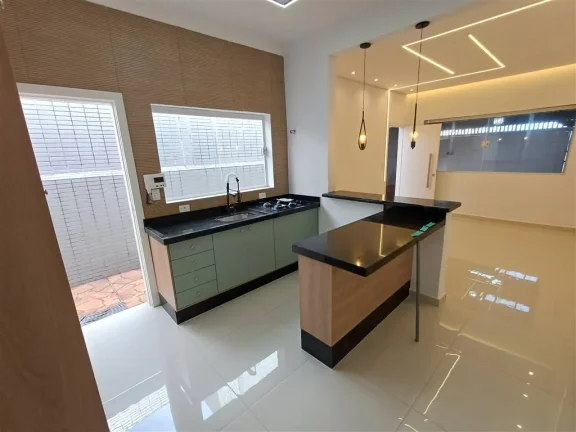 Imagem Espaçosa Casa 3 Quartos com 2 Suítes à Venda em Caicara, Praia Grande