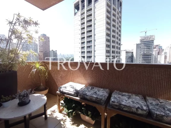 Imagem Imóvel com 3 Quartos à Venda, 211 m² em Itaim Bibi - São Paulo