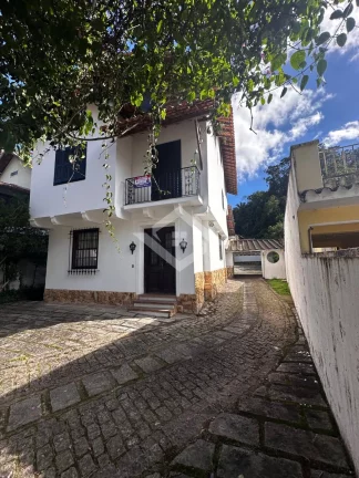 Casa Ampla e Sofisticada na Rua Saldanha Marinho, Castelânea, Petrópolis