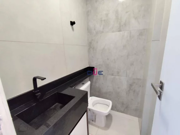 Imagem Casa com 4 suítes, 2 vagas paralelas, piscina com deck à venda, 290 m² por R$ 1.940.000 - Boqueirão - Santos/SP