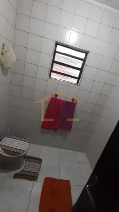 Imagem Sobrado à venda com 115m² de área construída em terreno de 5x25. Conta com sala para dois ambien...