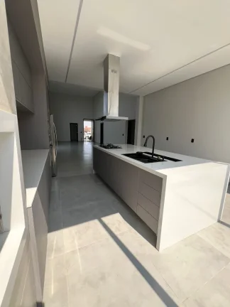 Imagem Casa de luxo no Condomínio na Vila Martins em Itu-SP: 3 quartos, 3 suítes, 3 salas, 5 banheiros e 4 vagas de garagem!