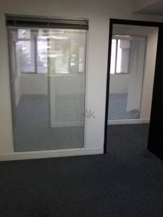 Imagem Sala Comercial de 212m² com 3 Vagas para Alugar na Berrini