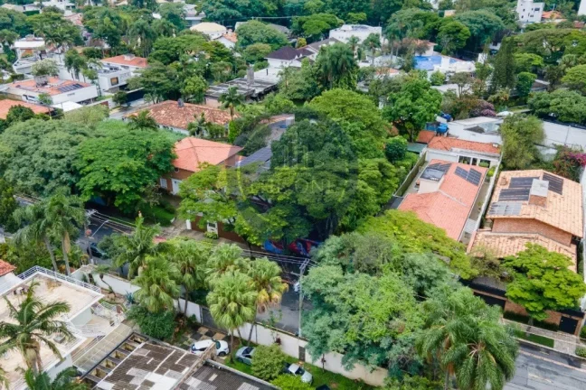 Imagem Terreno à venda em São Paulo-SP, bairro Alto de Pinheiros, com 788,00 m² de área. Confira já!