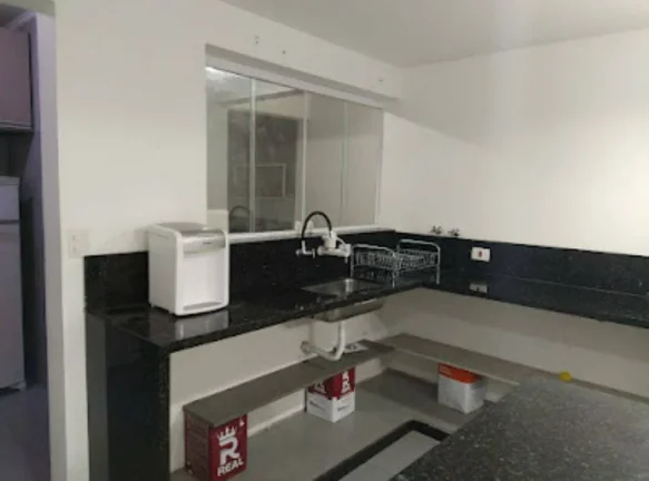 Imagem Sobrado espaçoso, recém-reformado, pronto para morar!