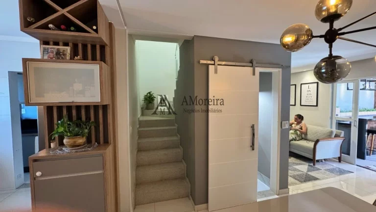 Imagem Casa em Condomínio à Venda em Jundiaí-SP Residencial Thina: 3 Quartos, 1 Suíte, 2 Salas, 3 Banheiros, 2 Vagas de Garagem - Jardim Carolina, 110m²