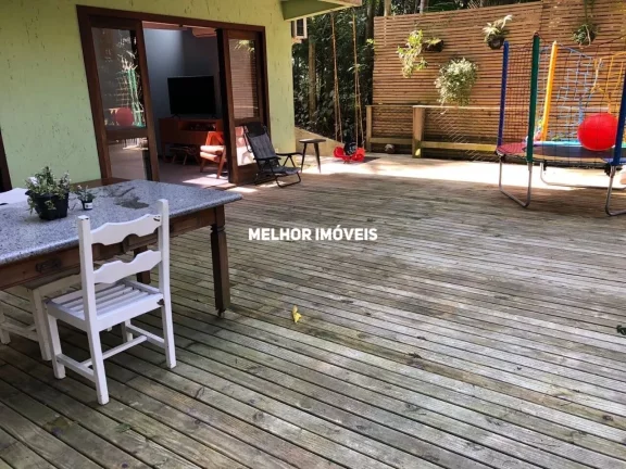 Imagem Casa à venda na Praia do Estaleiro em Balneário Camboriú.