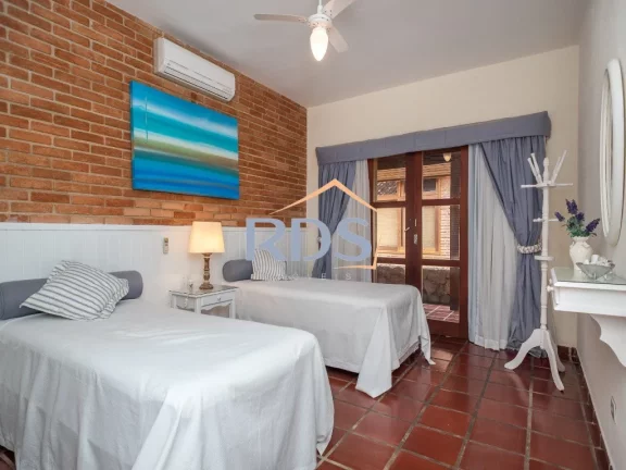 Imagem Linda casa Ubatuba p?(C) na areia ! 592m 06 suítes ! Oportunidade única