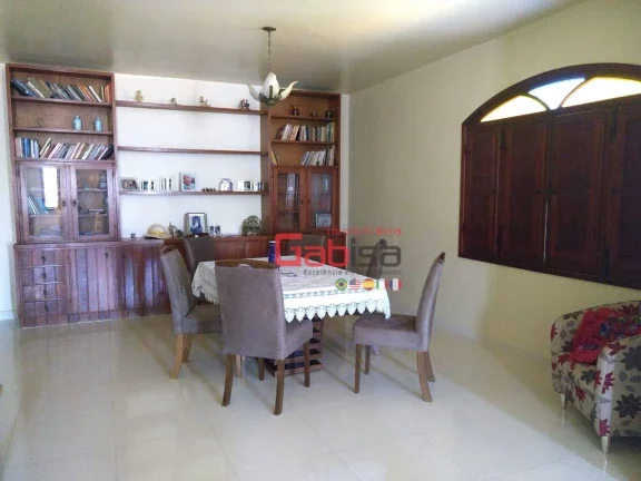 Imagem Casa com 3 dormitórios à venda, 283 m² por R$ 800.000,00 - Centro - São Pedro da Aldeia/RJ