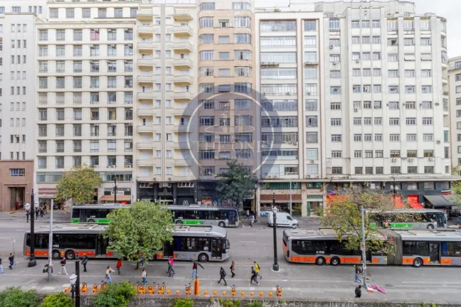 Imagem Studio à venda no coração de São Paulo-SP, Centro 1 quarto, 2 salas, 1 banheiro, 1 vaga Oportunidade única!