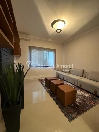 Imagem sta casa encantadora está situada em um ambiente tranquilo e seguro, proporcionando uma experiênci...