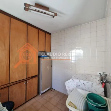 Imagem Sobrado com 3 Quartos à venda, 195m² - Campo Grande