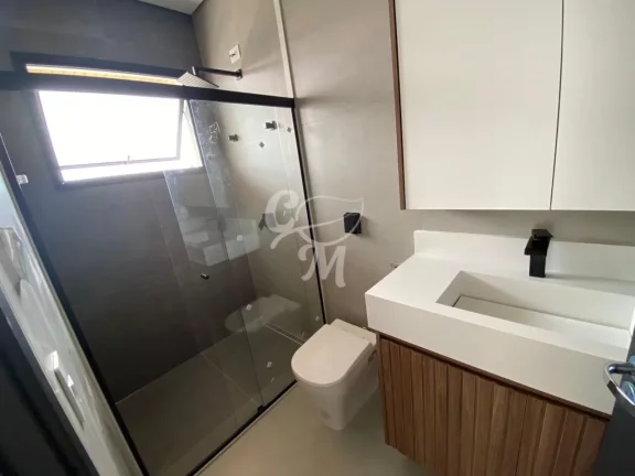 Imagem Casa em Condomínio com Lazer e Lago