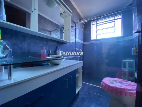 Sobrado e casa em Camobi