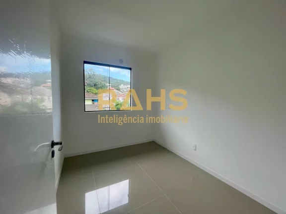 Imagem Apartamento com 1 suíte mais 2 quartos à venda no Bairro Iririú em Joinville - SC, por R$ 385.000...